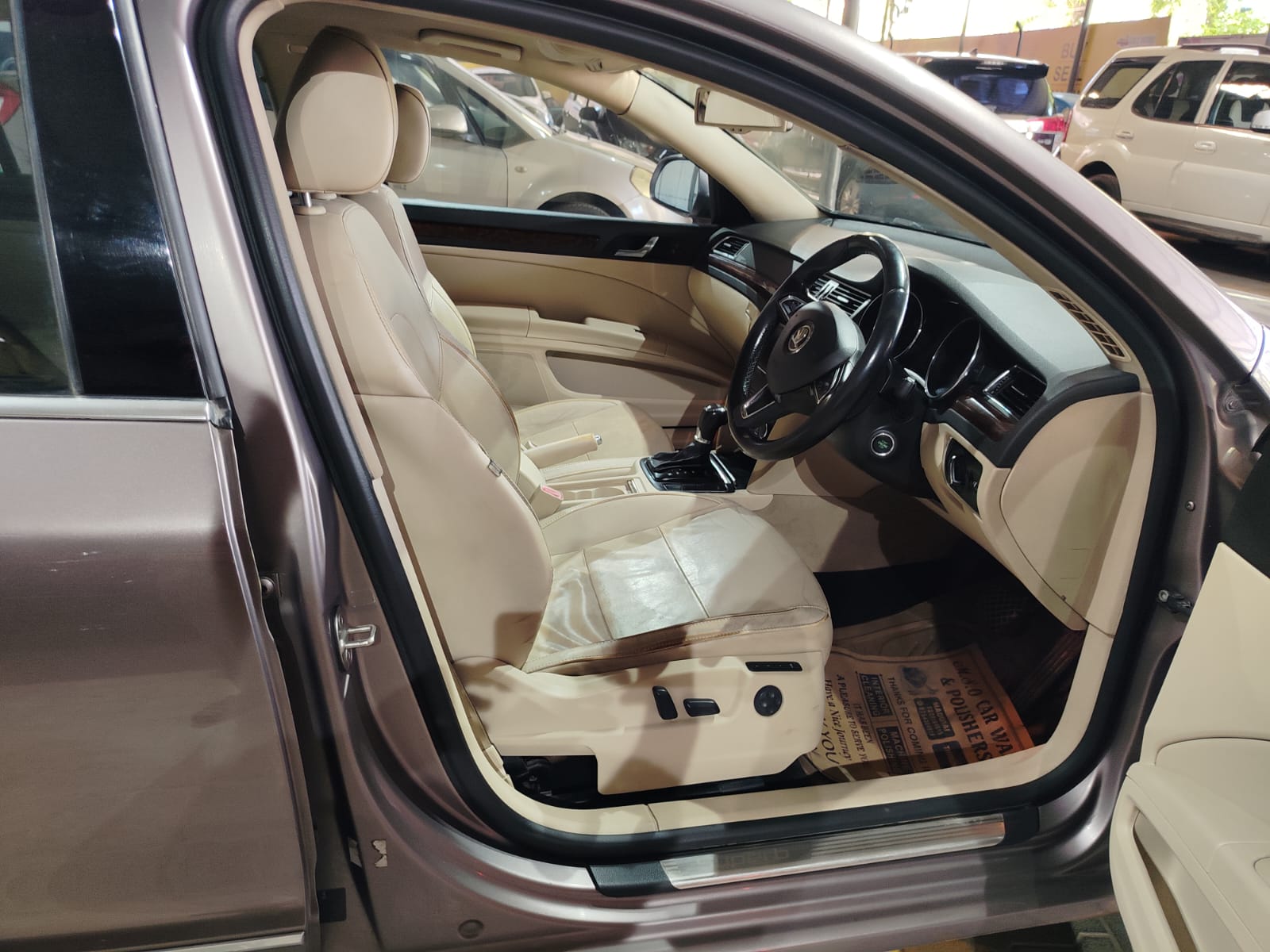 Used-Skoda-Superb-_ELEGANCE-Cars-in-MADURAI-Second-Skoda-Superb-_ELEGANCE-Cars-in-MADURAI-Per-Owned-Skoda-Superb-_ELEGANCE-Cars-in-MADURAI