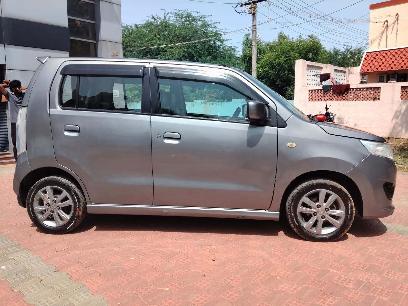 Used Maruti Suzuki Wagon R VXI_1.0 Cars in MADURAI Used-Maruti Suzuki-Wagon R-VXI_1.0-Cars-in-MADURAI-Second-Maruti Suzuki-Wagon R-VXI_1.0-Cars-in-MADURAI-Per-Owned-Maruti Suzuki-Wagon R-VXI_1.0-Cars-in-MADURAI
